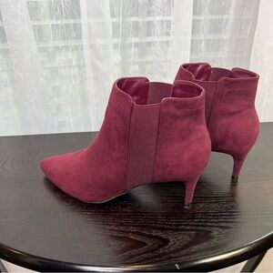 Ann Taylor factory one color faux suede ankle boot size 10 M. #010